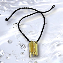  IN-LINE PYRAMID GOLD PENDANT